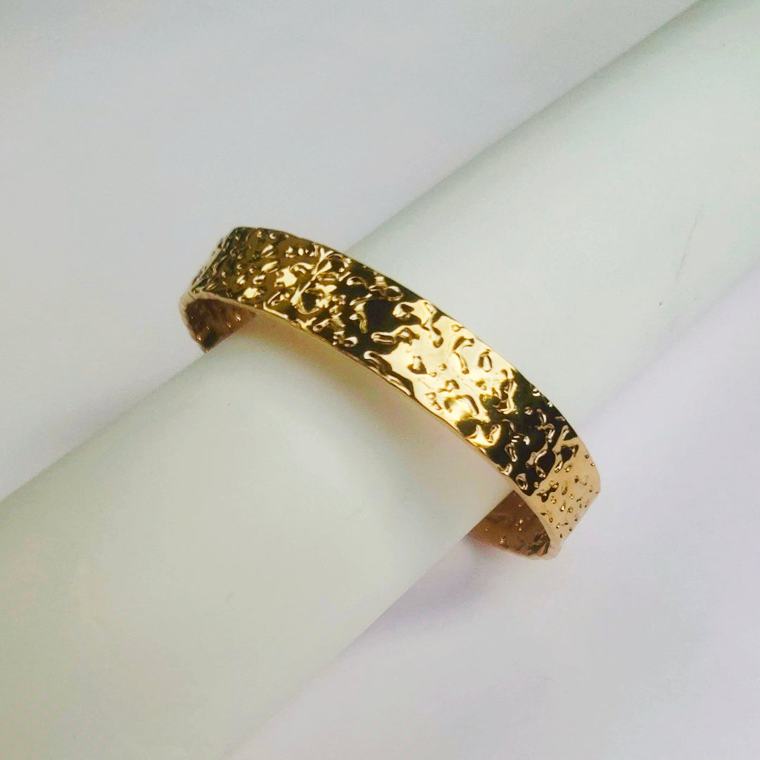 ZVB03 Gold Textured Cuff Bracelet – 316L Stainless Steel, Adjustable