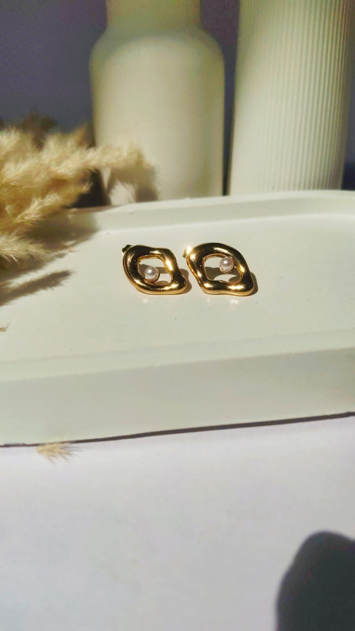 Arcyn Abstract Earrings