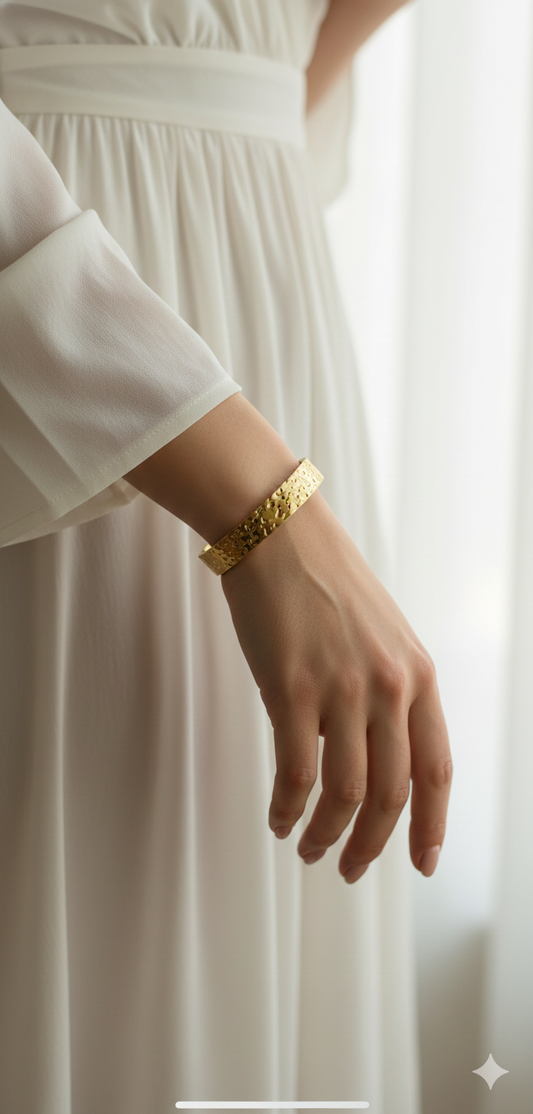 ZVB03 Gold Textured Cuff Bracelet – 316L Stainless Steel, Adjustable