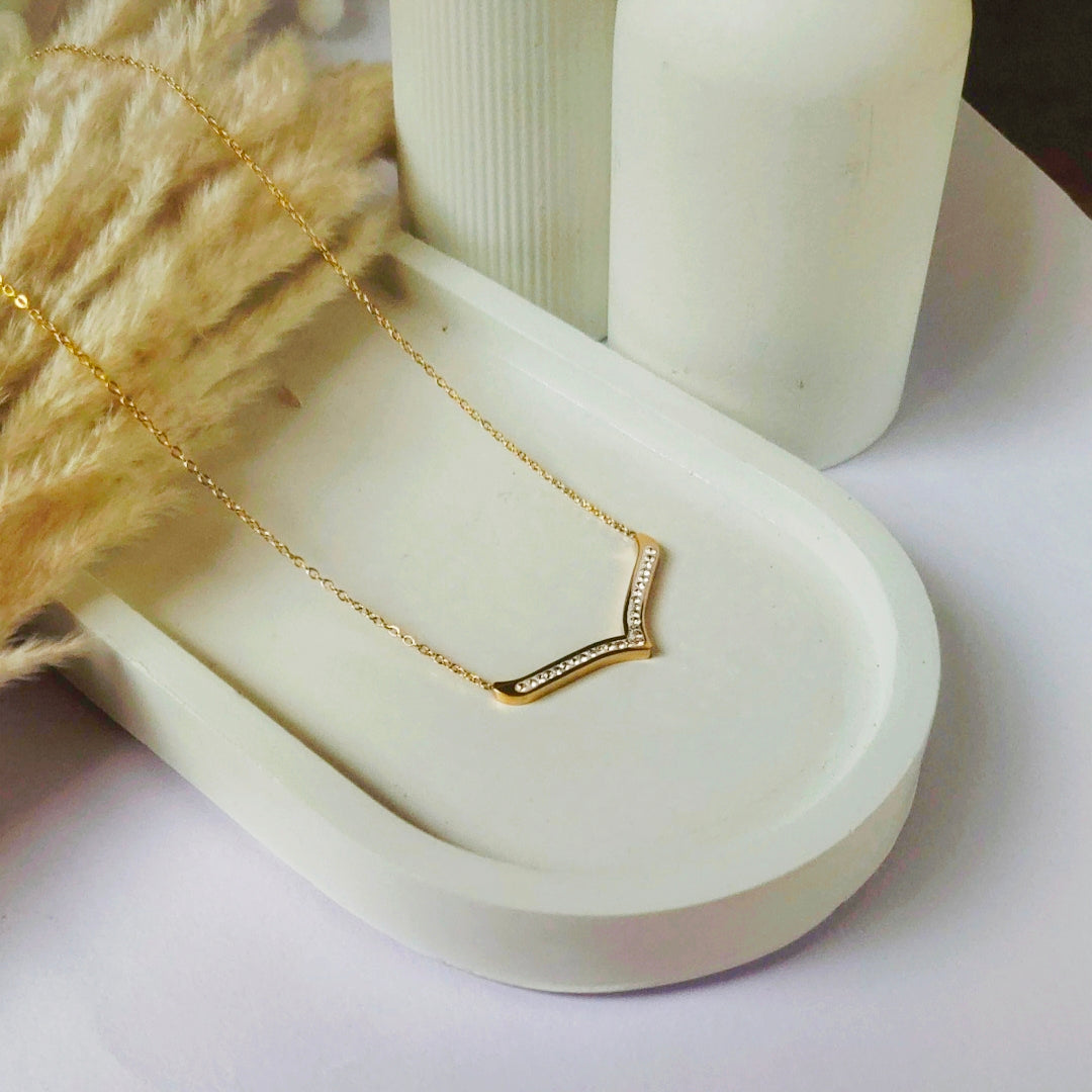 Dainty Gold V Bar Necklace – Minimalist CZ Pendant – Delicate Layering Necklace for Women