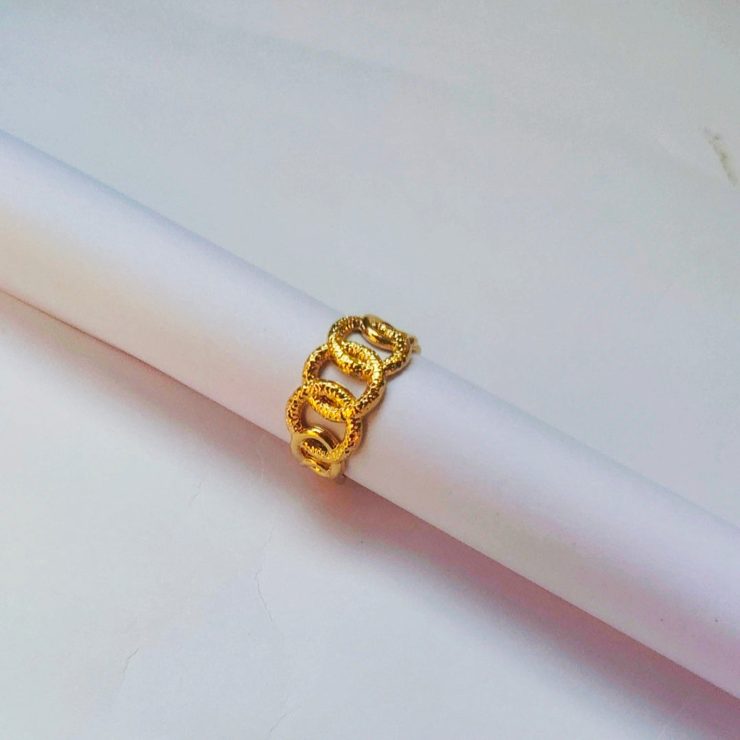 Gold Textured Chain Link Ring – Adjustable Statement Band for Women